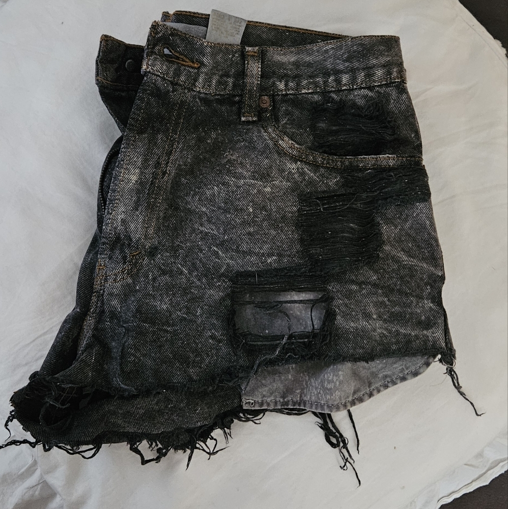 Vintage Levi's cutoff high waisted shorts - Picture 3 of 4